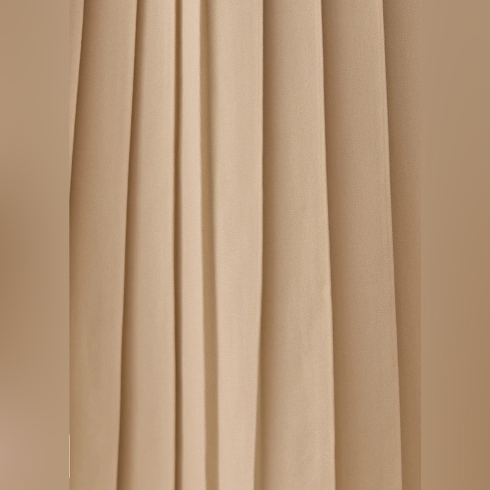 Elegant Reformation Verona Skirt Buff. Side buttons, pleated, sexy slit Timeless - Picture 7 of 10